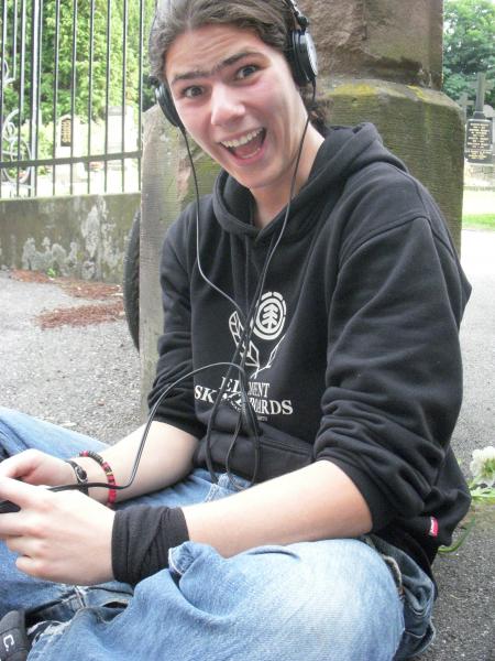 pour commencer voila ma geule